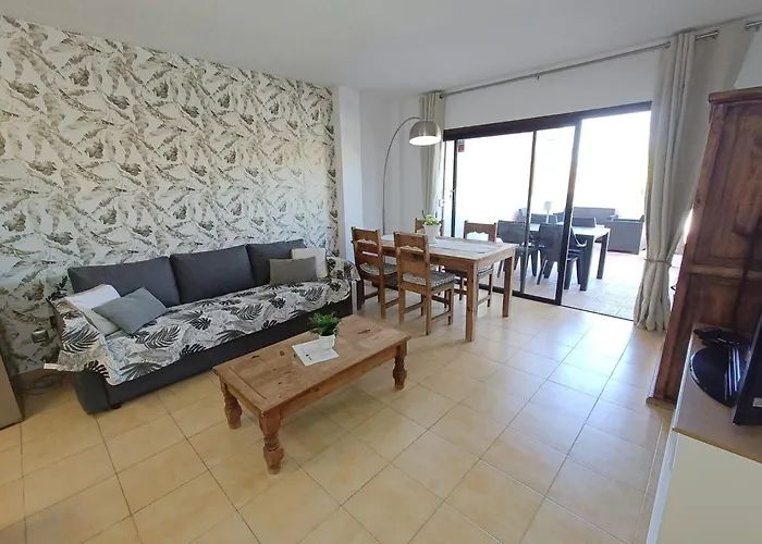 Wonderful With Pool And Wi-fi Apartman